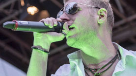 Die Cover-Band Johnny, Jack & Jim spielte sich durch Rockklassiker der 80er Jahre.   © Sauda