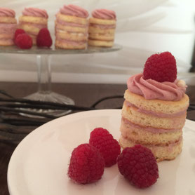 Törtchen mit Himbeercreme