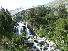 Cascade d´Aiguallut and Aneto