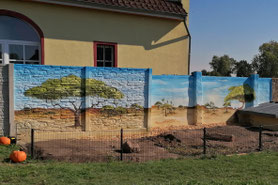 Wandmalerei Fassade Fassadenmalerei Alpakazeit Büschdorf Christoph von Wodtke Streichelzoo Alpakawanderung Alpakas Wanderung Halle an der Saale Kinder Ausflug Stachelschweine 