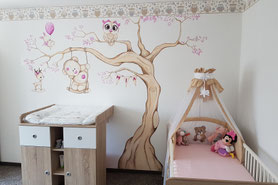 Babyzimmer Kinderzimmer Wandmalerei Baum Bär Bärchen Eule Wimpel Wimpelkette Saalekreis Reußen