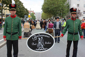 Gruppe ist auf dem Weg