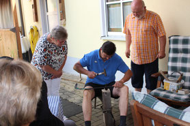 Peter dengelt selbst