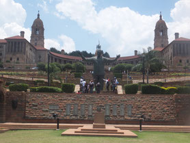 Pretoria-beeld-Mandela-Parlement-gebouw-Zuid-Afrika