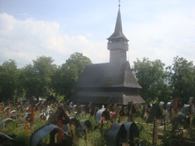 Maramures-houten-kerk-begraafplaats-Roemenië