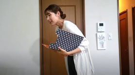看護師役の女性俳優｜映像資料