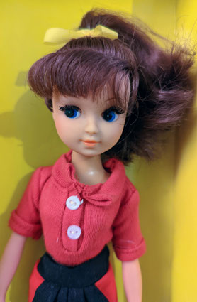 NRFB Bermuda Fleur doll with chestnut brown hair.