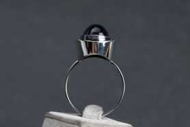 60er Jahre Ring mit einem großen, ovalem Onyx Cabochon, Statement ring, 925 Silber neu mit 999 Feinsilber plattiert, Ringgröße 62, Vintage ring, Einzelstück, mishmish 