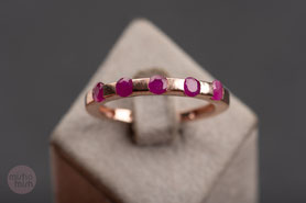 Stapelring, Steckring, kleine Rubine, 925 Silber, mit 18k Roségold plattiert (20 Milliém), Ringgröße 53,5, Vintage Ring, mishmish Unikatschmuck, Ring Rotgold, Schmuck lokal München, Vintage Schmuck, nachhaltig, upcycling, refurbished