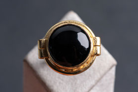 Art Déco Vintage Ring Onyx, schwarz, Solitaire Ring, Silber mit Gelbgold plattiert, Cabochon rund, mishmish
