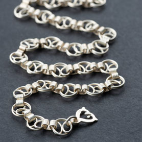  fein verarbeitetes Collier aus den ca. 30er Jahren, 800 Silber  mit 999 Feinsilber plattiert, Kettenlänge 42cm, Vintage Schmuck, mishmish Schmuck, shop local