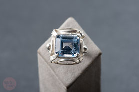  Art Déco Ring mit hellblauem Schmuckstein, 800 Silber neu mit 999 Feinsilber plattiert, Ringgröße 57, Vintage Ring, München, mishmish
