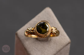 Vintage Ring mit Peridot, facettiert, Solitär, Gelbgold, Cocktailring, silber, Vintage Schmuck, fairer Schmuck, nachhaltiger Schmuck, Unikatschmuck, Schmuck aus Deutschland, mishmish Schmuck, Geschenk Frau, aus alt mach neu Schmuck, shop local