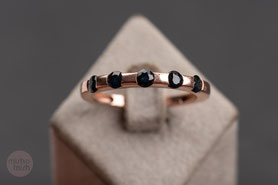 Stapelring, Steckring, kleine Saphire, 925 Silber, mit 18k Roségold plattiert (20 Milliém), Ringgröße 53,5, Vintage Ring, mishmish Unikatschmuck, Ring Rotgold, Schmuck lokal München, Vintage Schmuck, nachhaltig, upcycling, refurbished