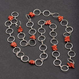 lange Kette Ringe, Kette große runde Glieder, Kette mit Koralle Silber, Modernist, Vintage Kette Silber, nachhaltiger Schmuck, Vintage Schmuck, Silberschmuck, individueller Schmuck Silber, Unikatschmuck, Schmuck lokal München, Kette Silber, mishmish 