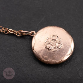 Gliederkette mit Amulett, massiv, Rosenmotiv,  Roségold, Blumenschmuck, Kette Roségold, Rotgold, Vintage Anhänger Rosen, Vintage Schmuck, Geschenk Jahrestag, Roségold, fairer Schmuck, nachhaltiger Schmuck, Anhänger rund, Schmuck München