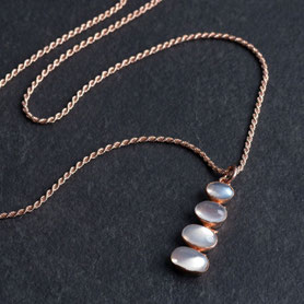 Kordelkette Anhänger Mondstein, Rosegold, Rotgold, Vintage, nachhaltiger Schmuck, Einzelstück, shop local, mishmish Unikatschmuck