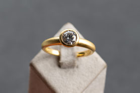 Vintage Ring Solitär, Zirkonia, Gelbgold, Verlobungsring, Valentinstag Geschenk, silber, Vintage Schmuck, fairer Schmuck, nachhaltiger Schmuck, Unikatschmuck, Schmuck aus Deutschland, mishmish Schmuck, Geschenk Frau, aus alt mach neu Schmuck, shop local