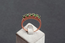 Ring mit grünen Steinen, Ring mit Turmalin grün, Ring topas grün, Ring facettiert, Ring Smaragd Rotgold, antiker Ring Stein grün,  mishmish Unikatschmuck, Ring Rotgold, Vintage Ring, Roségold, Schmuck lokal München, Vintage Schmuck, nachhaltiger Schmuck, 