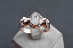Ring mit Mondstein, Mondsteinring Silber, Mondstein Ring Roségold, Mondstein Cabochon mishmish Unikatschmuck, Vintage Ring, Rotgold, Schmuck lokal München, Vintage Schmuck, nachhaltiger Schmuck, Schmuck aus Deutschland, Ring Silber