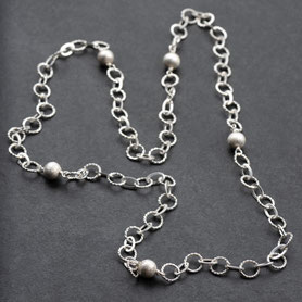  60er Jahre Gliederkette aus ovalen, polierten und runden gekordelten Gliedern, 925 Silber mit 999 Feinsilber plattiert, Kettenlänge 77cm, Vintage Schmuck, Silberschmuck, individueller Schmuck Silber, Unikatschmuck, Schmuck lokal München, mishmish