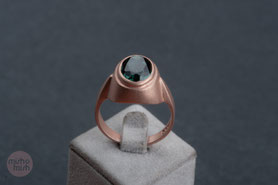 Ring mit grünem Spinell, Ring mit Turmalin grün, Ring facettiert, Ring Roségold, mishmish Unikatschmuck, Vintage Ring, Rotgold, Vintage Schmuck, nachhaltiger Schmuck, sustainable jewelry, antiker Ring, Ring Silber,