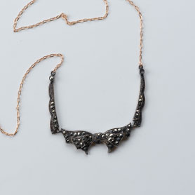 Collier, Ankerkette und Mittelteil Schleife mit Markasiten, 925 Silber, Kette neu mit 18k Roségold plattiert (20 Milliém) , Kettenlänge 41cm, Vintage Schmuck, antikes collier, Brautschmuck, Gothik