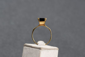 60er Jahre Ring, Onyx, Gelbgold, Silberschmiedearbeit, Frau Geschenk, silber, Vintage Schmuck, fairer Schmuck, nachhaltiger Schmuck, Unikatschmuck, Schmuck aus Deutschland, mishmish Schmuck
