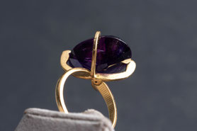 60er Jahre Vintage Ring Amethyst, facettiert, violett, lila, Solitaire Ring, Silber mit Gelbgold plattiert, Stein oval, mishmish