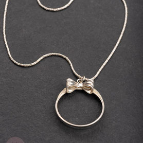 Kordelkette, Anhänger Kreis, Schleife, 40cm, 925 Silber, runder Anhänger Schleife, Vintage Kette Silber, 20er Jahre, minimalistisch, nachhaltiger Schmuck, Vintage Schmuck, individueller Schmuck Silber, Unikatschmuck, Schmuck lokal München