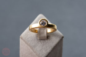 Vintage Ring Solitär Zirkon, Heiratsantrag, Verlobungsring, Vintage Schmuck, fairer Schmuck, nachhaltiger Schmuck, Unikatschmuck, Schmuck aus Deutschland, mishmish Schmuck, Geschenk Frau, aus alt mach neu Schmuck