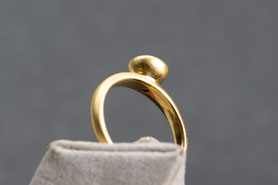 Vintage Ring Solitär, Zirkonia, Gelbgold, Verlobungsring, Valentinstag Geschenk, silber, Vintage Schmuck, fairer Schmuck, nachhaltiger Schmuck, Unikatschmuck, Schmuck aus Deutschland, mishmish Schmuck, Geschenk Frau, aus alt mach neu Schmuck, shop local