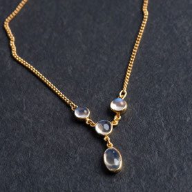  zartes Vintage Collier mit Regenbogen Mondstein, 925 Silber, neu plattiert mit 18k Gelbgold, 44cmnachhaltig, Vintage Schmuck, upcycling Schmuck, München, Unikate, individueller Schmuck, mishmish