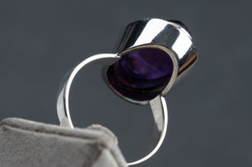 60er Jahre Ring mit einem großen, ovalem Onyx Cabochon, Statement ring, 925 Silber neu mit 999 Feinsilber plattiert, Ringgröße 62, Vintage ring, Einzelstück, mishmish 
