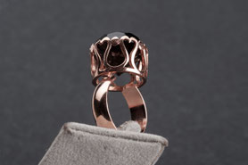Ring Roségold, mishmish Unikatschmuck, Vintage Ring, Rotgold, Vintage Schmuck, nachhaltiger Schmuck, sustainable jewelry, Schmuck aus Deutschland, mishmish Unikatschmuck,  Ring Rauchquarz, Ring 60er Jahre Bengt Hallberg, Rauchtopas, facettiert