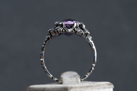 60er Jahre Ring mit Amethyst Cabochon, 835 Silber satiniert und neu mit 999 Feinsilber plattiert, Ringgröße 56, mishmish, Vintage Ring, München 