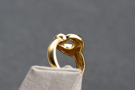 Vintage Ring Gürtelschnalle, Foulardring, 925 Silber mit Gelbgold plattiert, Vintage Schmuck, fairer Schmuck, nachhaltiger Schmuck, Unikatschmuck, Schmuck aus Deutschland, mishmish Schmuck, Geschenk Frau, aus alt mach neu Schmuck, shop local
