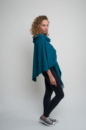 Poncho, Cape, Cacheur, kaschieren, Umhang, Biobaumwolle, GOTS zertifiziert, Kapuzencape, nachhaltig, multifunktionales Kleidungsstück, in Deutschland hergestellt, alles in Deutschland produziert, eco fashion, eco mode, nachhaltige mode, sustainable fashio