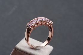 Ring mit Amethyst, Ring Amethyst Rosegold, Amethystring Gold, Schmuck Unikat kaufen, Ring mit lila Stein, Verlobungsring, mishmish Unikatschmuck, Ring Rotgold, Vintage Ring, Roségold, Schmuck lokal München, Vintage Schmuck, nachhaltiger Schmuck
