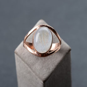 Vintage Ring mit Mondstein Cabochon, 925 silber mit 18k Rosegold plattiert, Regenbogen Mondstein, Unikat, individueller Schmuck, upcycling Schmuck, mishmish Unikatschmuck