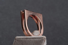 Ring Granat, Granat Cabochon, Granatring schlicht, Ring Granat klassisch, Ring Granat modern mishmish Unikatschmuck, Vintage Ring, Rotgold, Vintage Schmuck, nachhaltiger Schmuck, sustainable jewelry, Schmuck aus Deutschland, Ring Silber