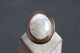 Vintage Ring mit Regenbogen Mondstein Cabochon, Cocktailring, 925 silber mit 18k rotgold plattiert, mishmish Unikatschmuck, Vintage Ring, Rotgold, Vintage Schmuck, nachhaltiger Schmuck, sustainable jewelry