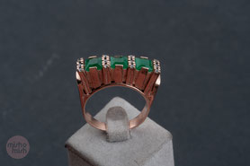 Ring mit grünem Stein, Ring mit Turmalin grün, Ring topas grün, Ring facettiert, Ring Smaragd Rotgold, mishmish Unikatschmuck, Ring Rotgold, Vintage Ring, Rotgold, Schmuck lokal München, Vintage Schmuck, nachhaltiger Schmuck, Schmuck aus Deutschland