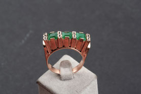 Ring mit grünem Stein, Ring mit Turmalin grün, Ring topas grün, Ring facettiert, Ring Smaragd Rotgold, mishmish Unikatschmuck, Ring Rotgold, Vintage Ring, Rotgold, Schmuck lokal München, Vintage Schmuck, nachhaltiger Schmuck, Schmuck aus Deutschland