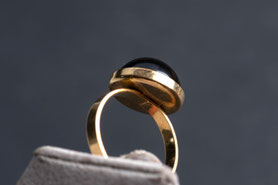 60er Jahre Ring, Onyx, schwarzer Cabochon, Gelbgold, Silberschmiedearbeit, Frau Geschenk, silber, Vintage Schmuck