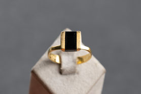 60er Jahre Ring, Onyx, Gelbgold, Silberschmiedearbeit, Frau Geschenk, silber, Vintage Schmuck, fairer Schmuck, nachhaltiger Schmuck, Unikatschmuck, Schmuck aus Deutschland, mishmish Schmuck, Geschenk Frau