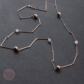 Kette mit Kugeln Regenbogenmondstein, Collier mit Mondstein, Kette Mondstein Anhänger, Mondsteinschmuck, Mondsteinanhänger Gold, Pulloverkette Mondstein, Mondsteinkette Roségold, Silber, Unikatschmuck, Vintageschmuck, Stein der Frau, mishmish