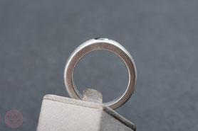 Bandring mit blauem Topas, 925 Silber neu plattiert mit 999 Feinsilber, Gr. 55, Vintage Schmuck, fairer Schmuck, nachhaltig, Unikatschmuck, Schmuck aus Deutschland, mishmish Schmuck, Geschenk Frau