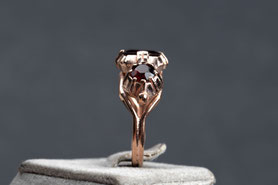 Ring Roségold, mishmish Unikatschmuck, Vintage Ring, Rotgold, Vintage Schmuck, nachhaltiger Schmuck, sustainable jewelry, Schmuck aus Deutschland, mishmish Unikatschmuck,  Ring Rauchquarz, Ring 60er Jahre Bengt Hallberg, Rauchtopas, facettiert