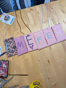 Coole Handytaschen zum Umhängen - individuell gestaltet, Handytaschen nähen am Kindergeburtstag, Nähparty